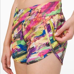 NWT Lululemon Tracker LR Short 4” Lined Size 10